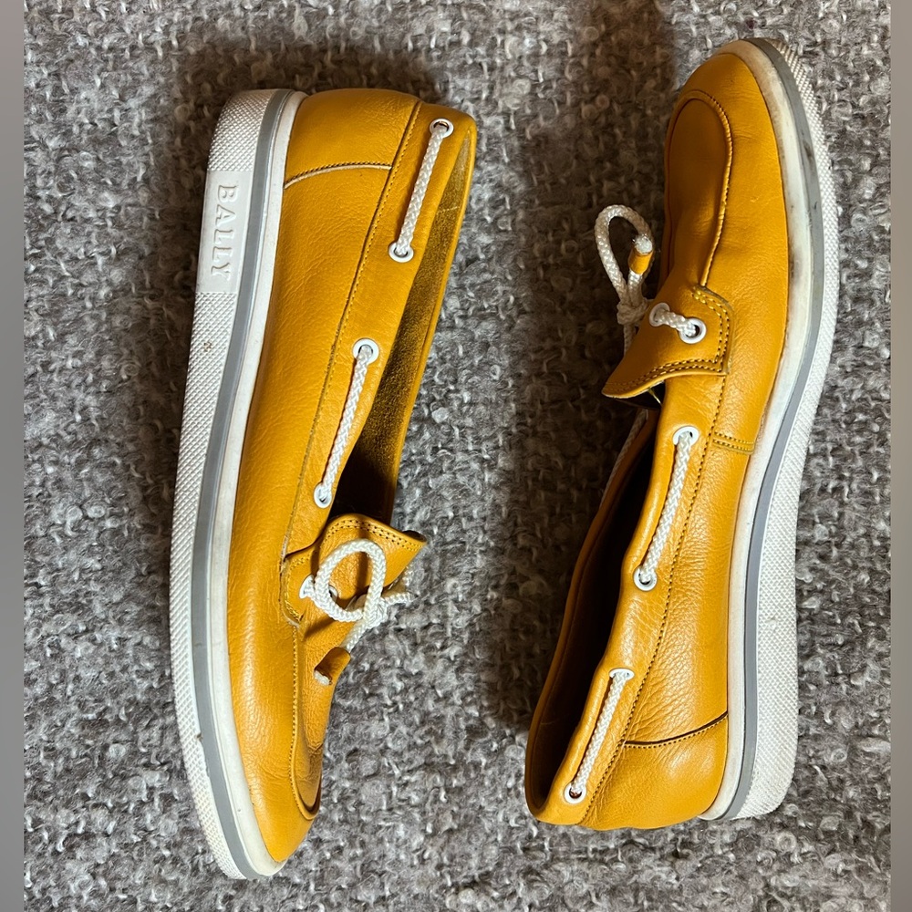 Bally boat shoes size 6